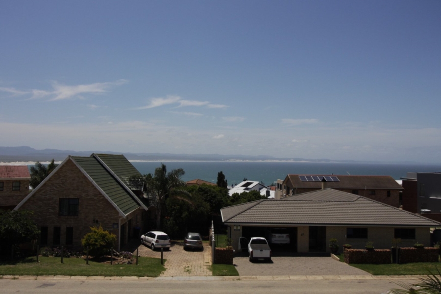 5 Bedroom Property for Sale in Wavecrest Eastern Cape